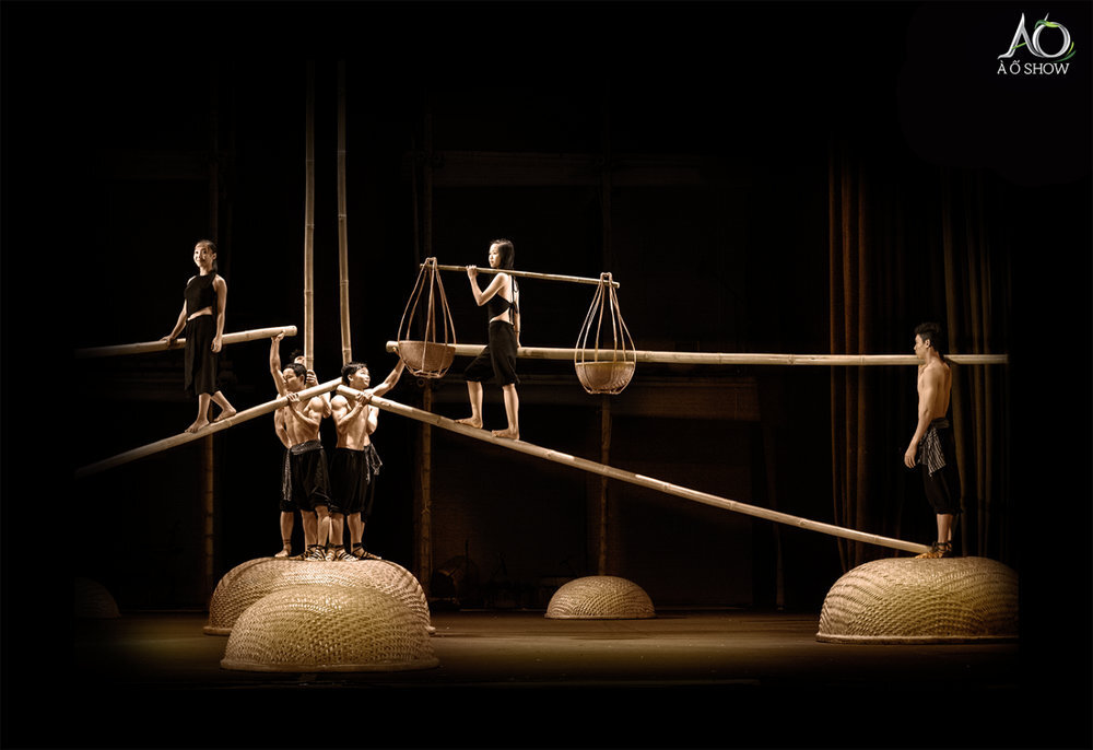 A O Show is a unique performance combining many acts such as bamboo circus, contemporary dance and traditional Vietnamese storytelling 